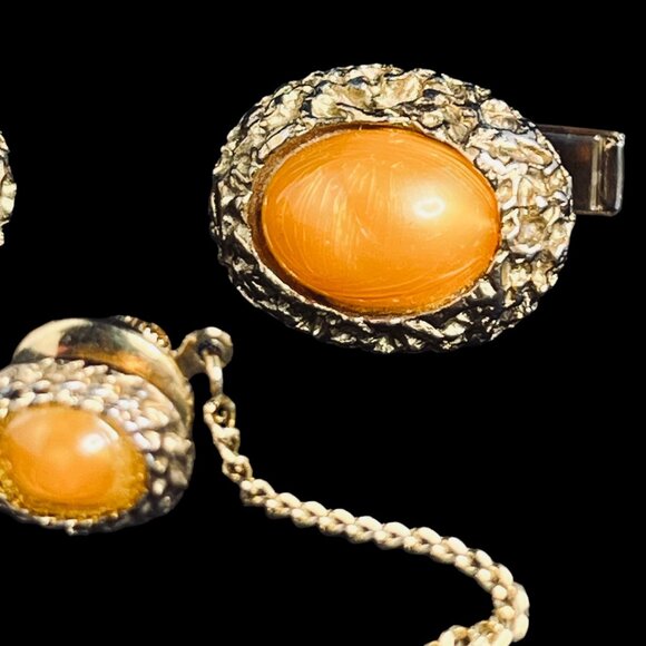 Vintage Oval Gold Tone With Orange Cabochon Cufflinks And Tie Tack Set (5337) - Picture 3 of 8
